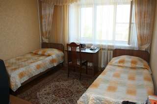 Гостиница Приокская Калуга Стандартный двухместный номер с 2 отдельными кроватями-1